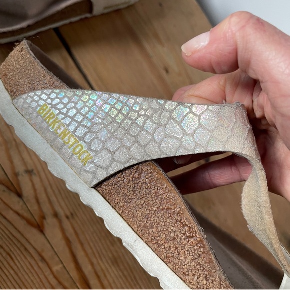 Silvery Pink Iridescent embossed leather Birkenstock Sandals, EU 40/US 9/9.5 - Picture 5 of 16